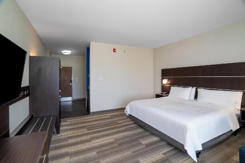 Holiday Inn Express Hotel Winona North image 4