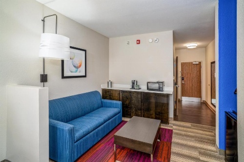 Holiday Inn Express Hotel Winona North image 41