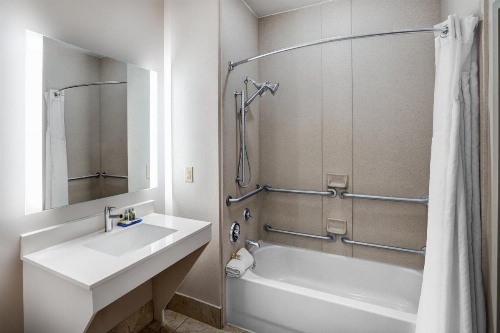 Holiday Inn Express Hotel Winona North image 7